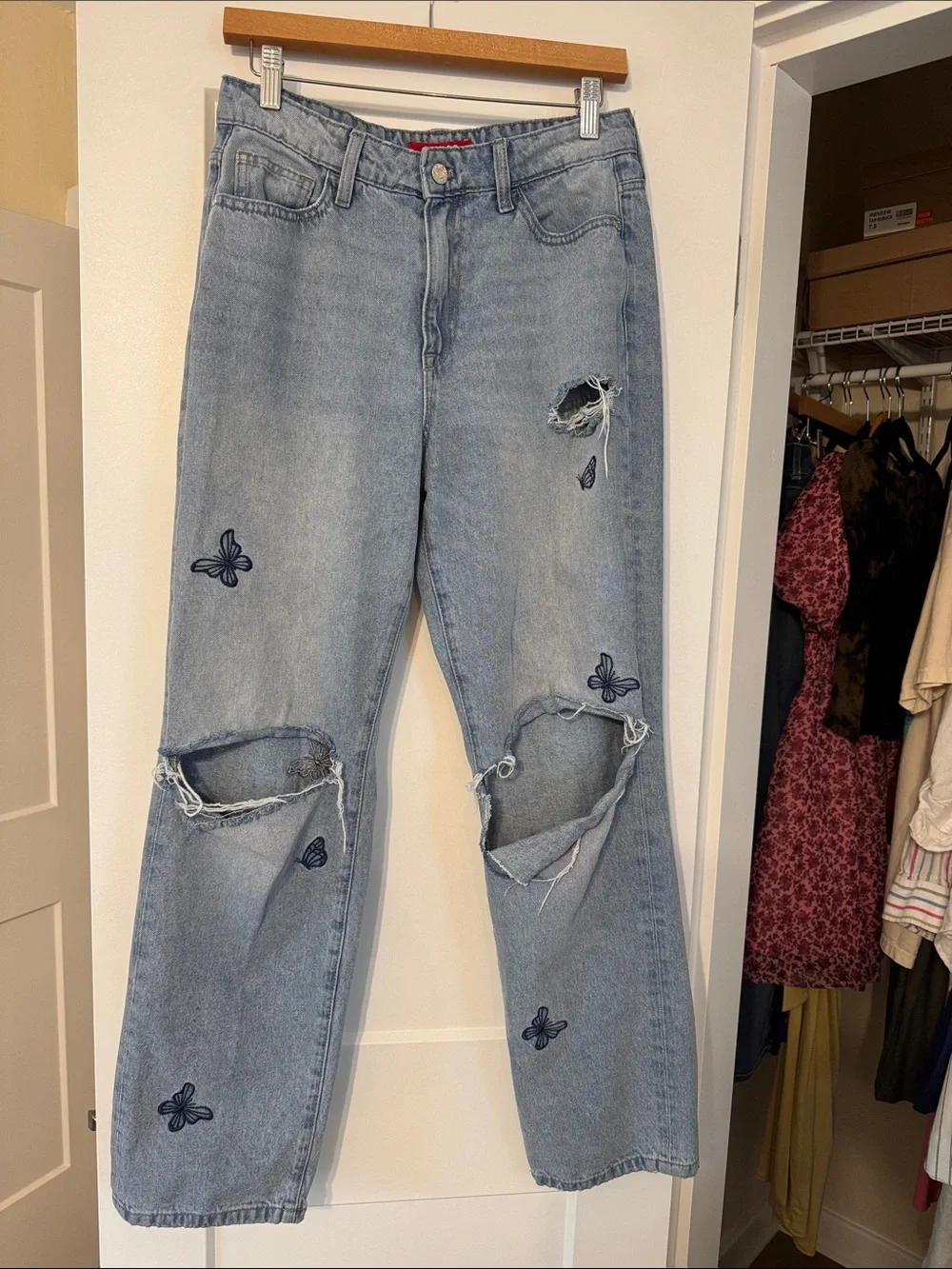 Guess Butterfly Embroidered Distressed Straight Leg Jeans Y2K‎ Fairy Grunge Sz 6